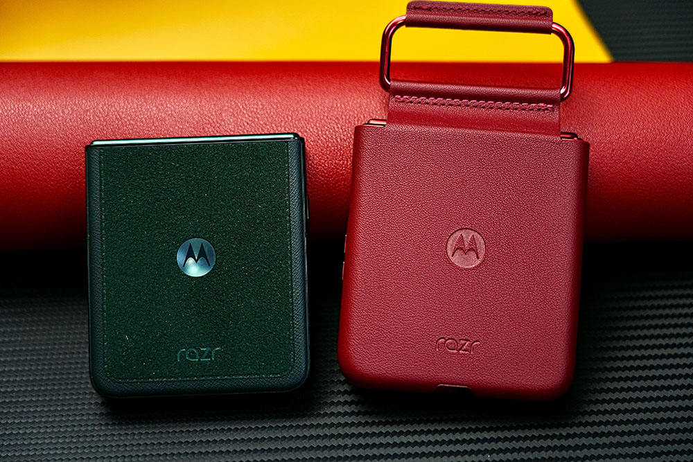 Motorola Moto Razr 60 Ultra Flip 5G - Image 2